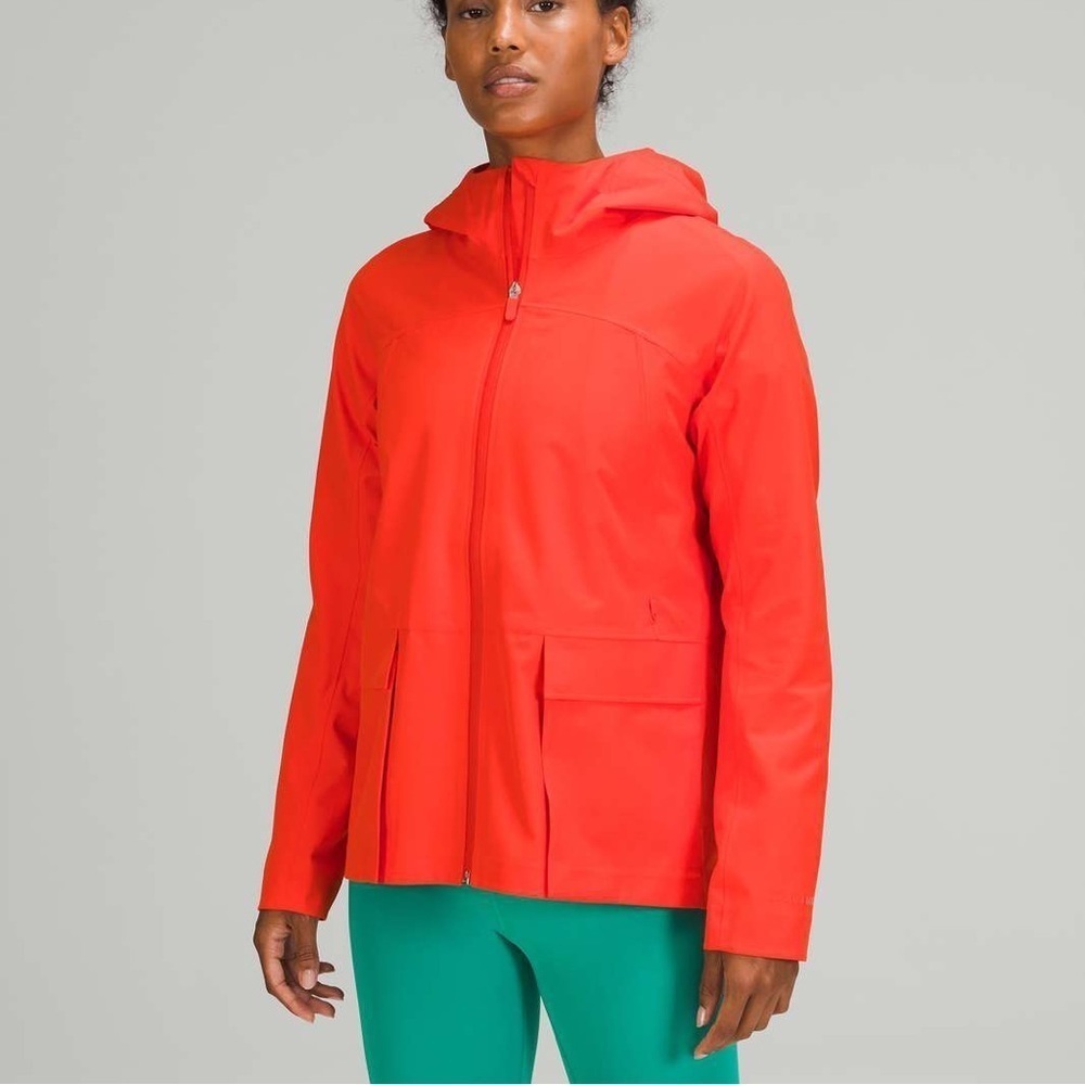 Lululemon StretchSeal Relaxed Fit Rain Jacket - Autumn Red, Size 2 NWT